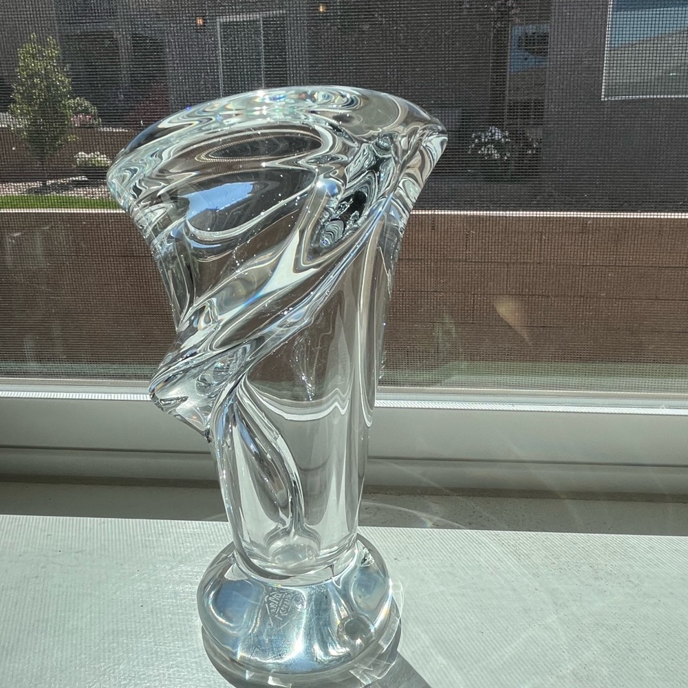 Stunning Art Vannes Le Chatel Calla Lilly Crystal Vase Handblown France